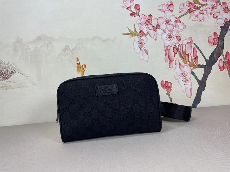 Gucci Handbags 676